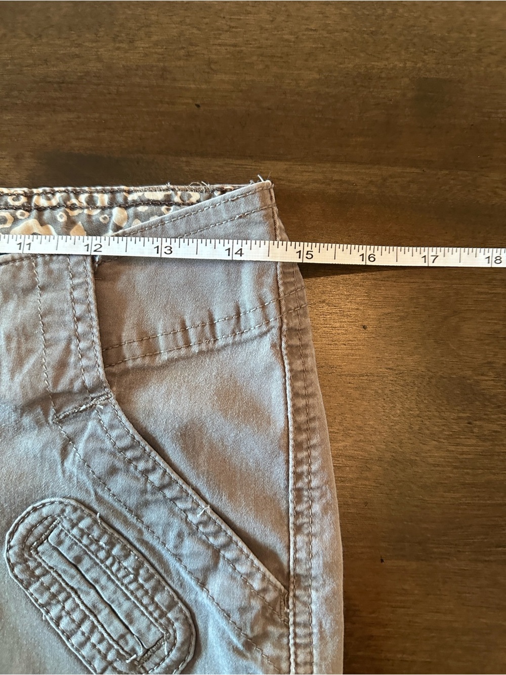 Lee Women's Capris in Light Taupe Size 6 - Picture 9 of 13